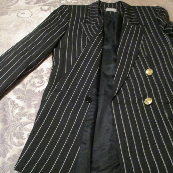GANTOS GORGEOUS BLACK PINSTRIPE PANT SUIT - Picture 5 of 16